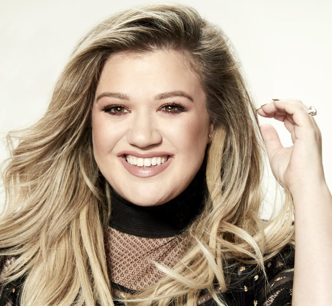 Kelly Clarkson Emphasizes the Use of Adjectives Besides ‘Pretty’ for ...