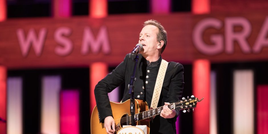 Kiefer Sutherland Loves Country Music for the Storytelling