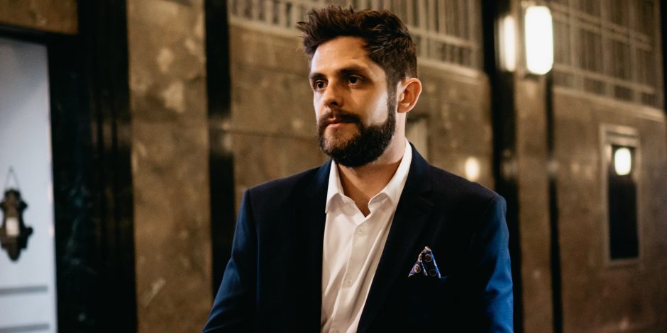 Thomas Rhett Lights Up the Video for “Leave Right Now” Remix