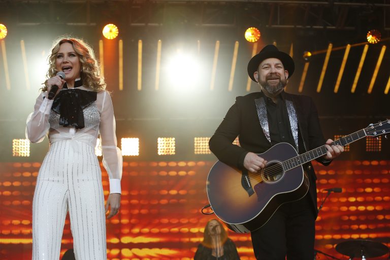 Sugarland Sends Shoutout to Moms By Releasing ‘Mother’