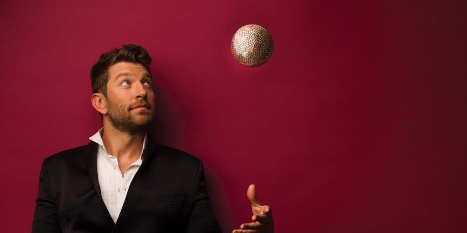 Brett Eldredge Is In The Holiday Spirit With ‘Glow 2.0′