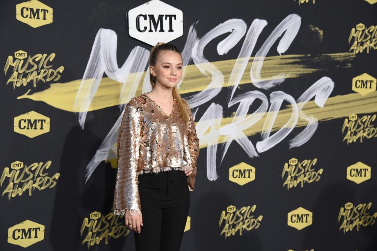 Stylists Break Down the Fashions From Last Night’s CMT Awards