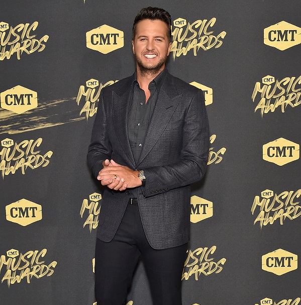 PHOTOS: Country Music’s Hottest Stars Arrive at the 2018 CMT Music Awards