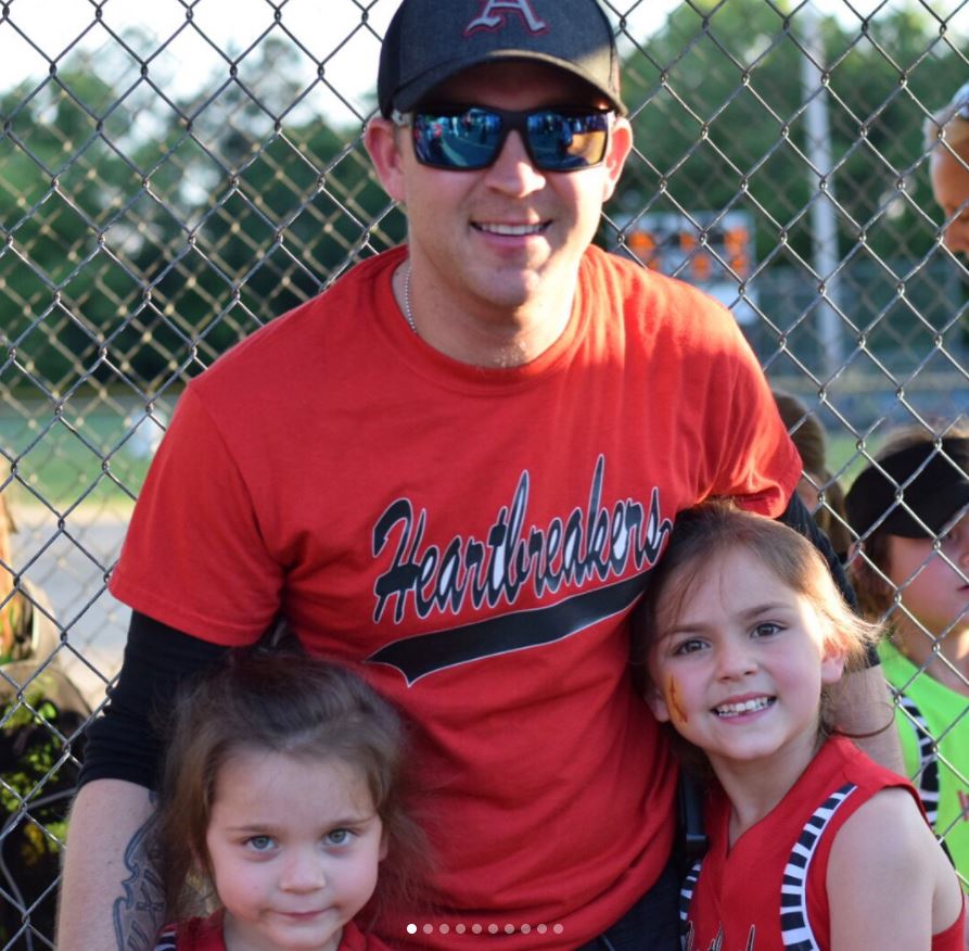 Justin Moore Will Be Coaching His Daughter’s Softball Team on Father’s Day