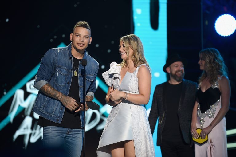 Kane Brown and Lauren Alaina Earn Trophy for CMT’s Collaborative Video of the Year