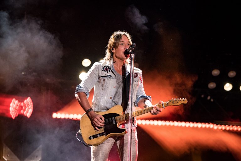 Keith Urban Takes Fans Behind-The-Scenes of Graffiti U Tour Rehearsals