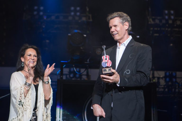 Randy Travis Receives Inaugural Cracker Barrel Legend Award: ‘It’s a Great Honor For Him’