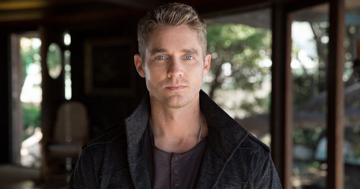 Brett Young Earns Fourth Consecutive No.1 with 'Mercy' Sounds Like ...