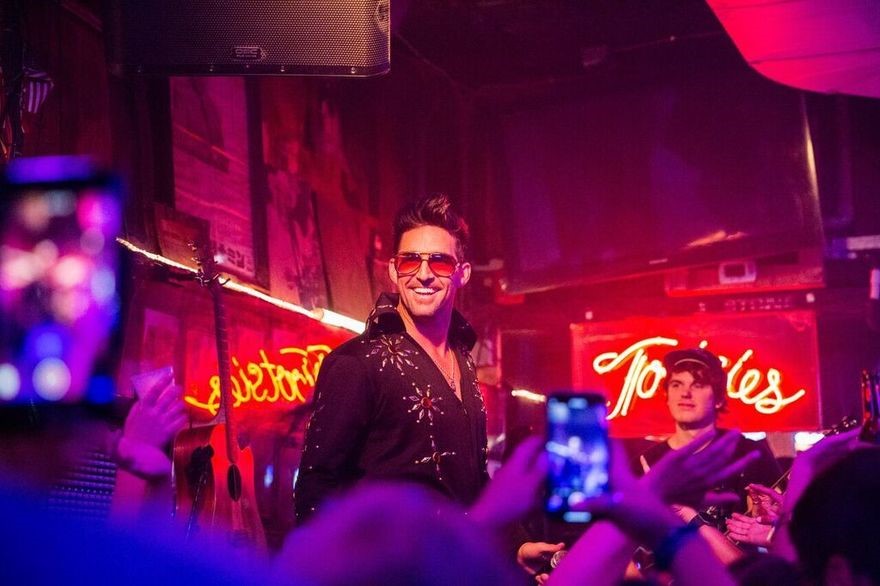 Jake Owen Gets Rowdy in ‘Down to the Honkytonk’ Music Video