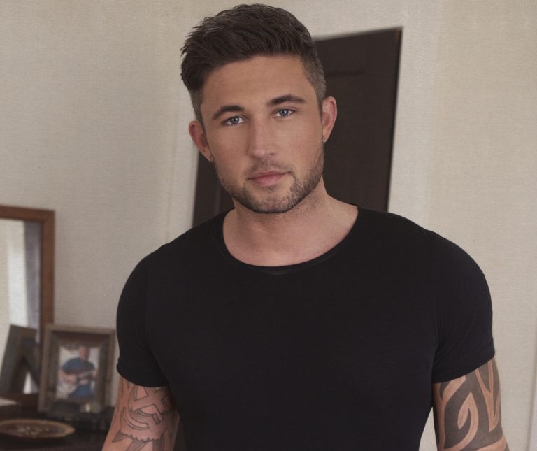 Michael Ray Gets a Taste of ‘Real Miami’ Nightlife in ‘One That Got Away’ Video