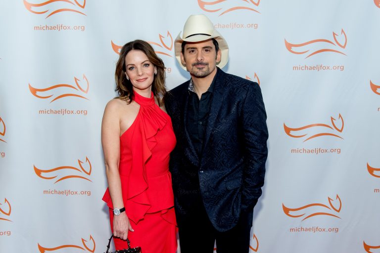 Brad Paisley and Wife to Open Free Grocery Store for Those in Need