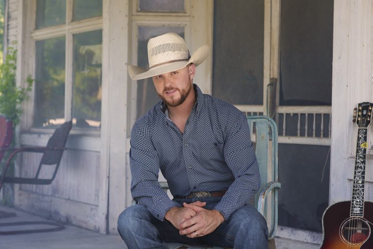 Cody Johnson Pauses Touring to Go On Vocal Rest