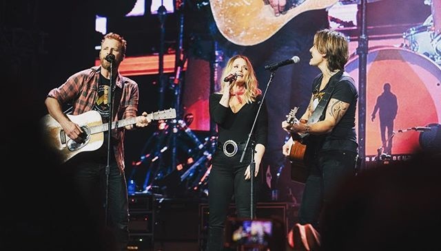 Miranda Lambert, Keith Urban Surprise Fans at Dierks Bentley’s Nashville Concert