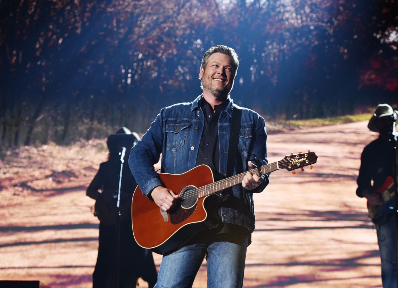 Blake Shelton Takes Fans Behind the Scenes of His Friends & Heroes Tour