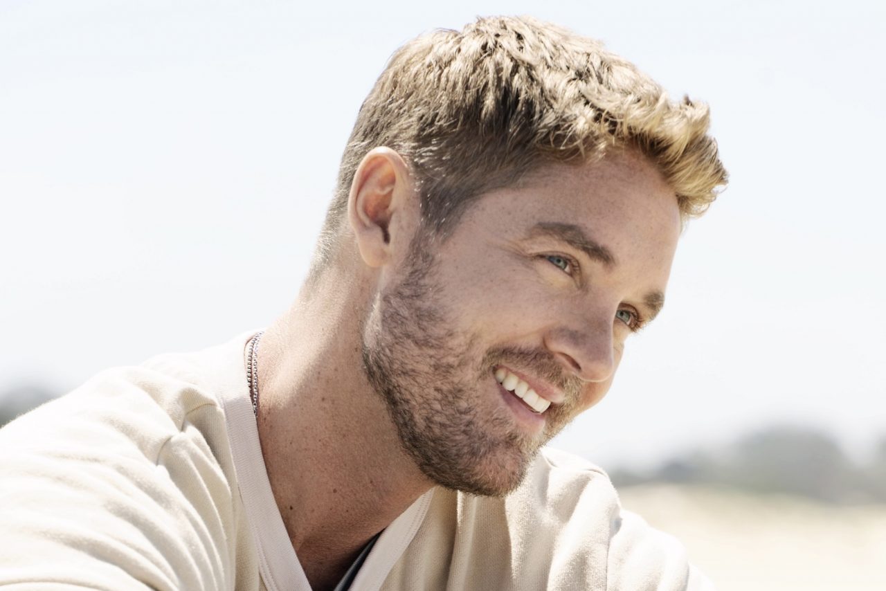 Brett Young Scores Fifth No.1 Single With ‘Here Tonight’