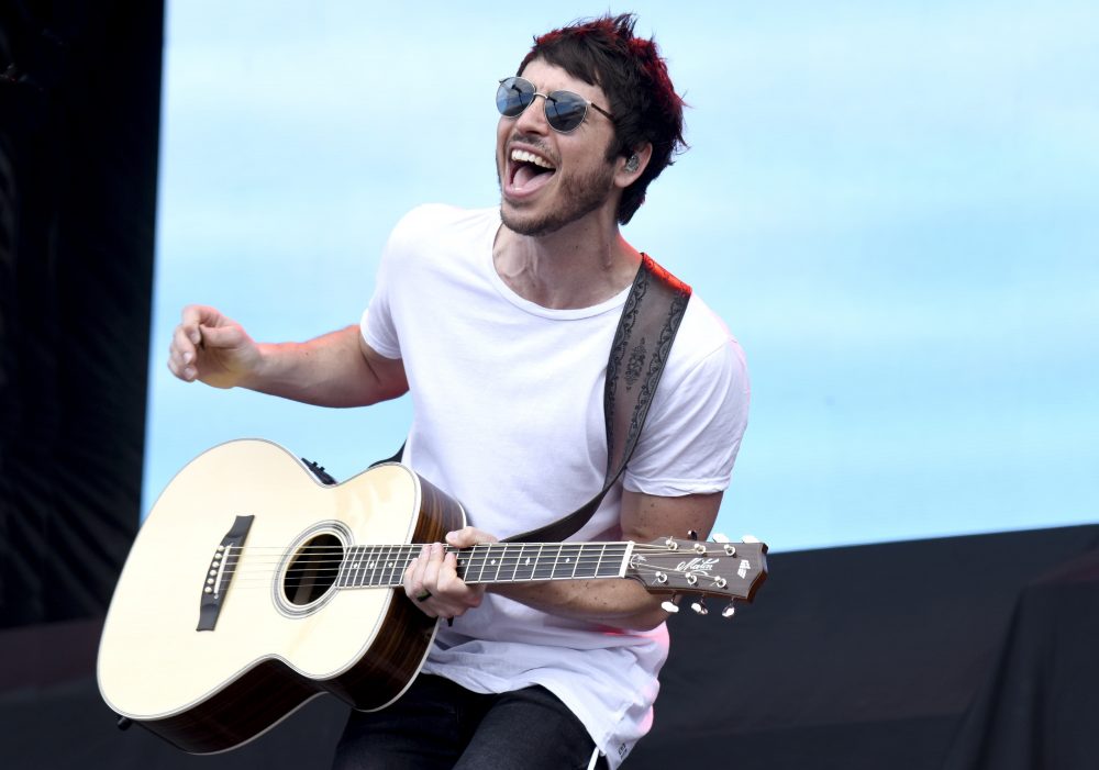 Morgan Evans Adds Some ‘Tequila’ to ‘Day Drunk’ in New Mash-Up