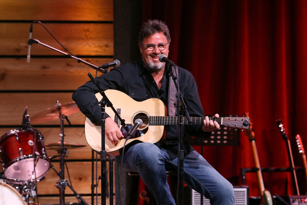 Vince Gill Celebrates a Mother’s Love With Gentle ‘A Letter to Mama’