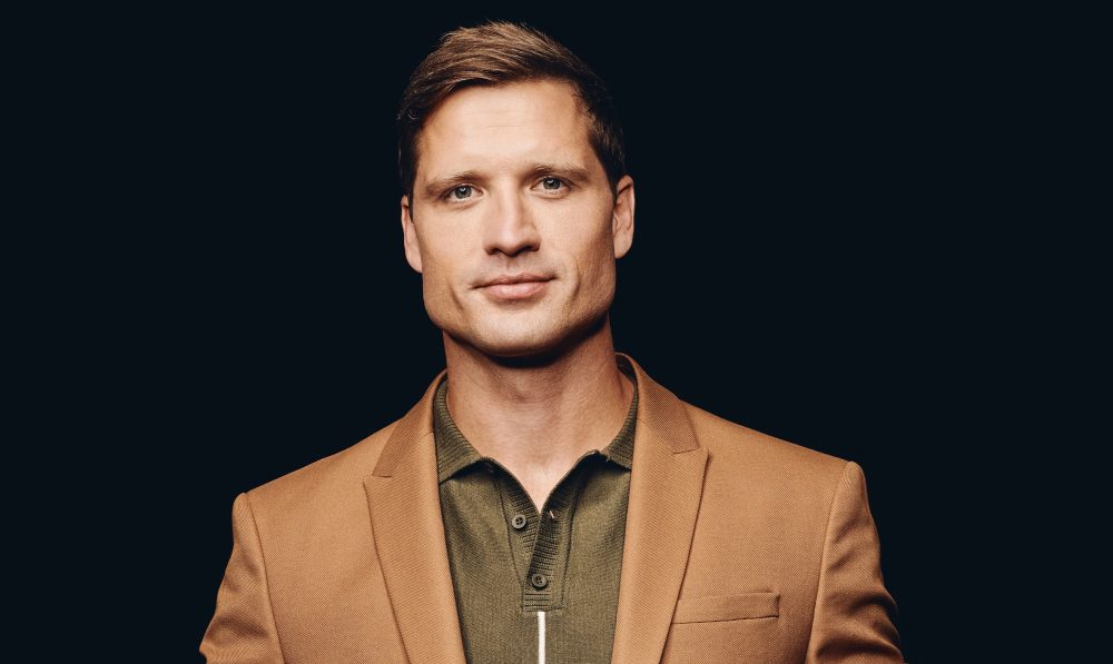 Walker Hayes Imagines a Bittersweet Future in ‘Don’t Let Her’