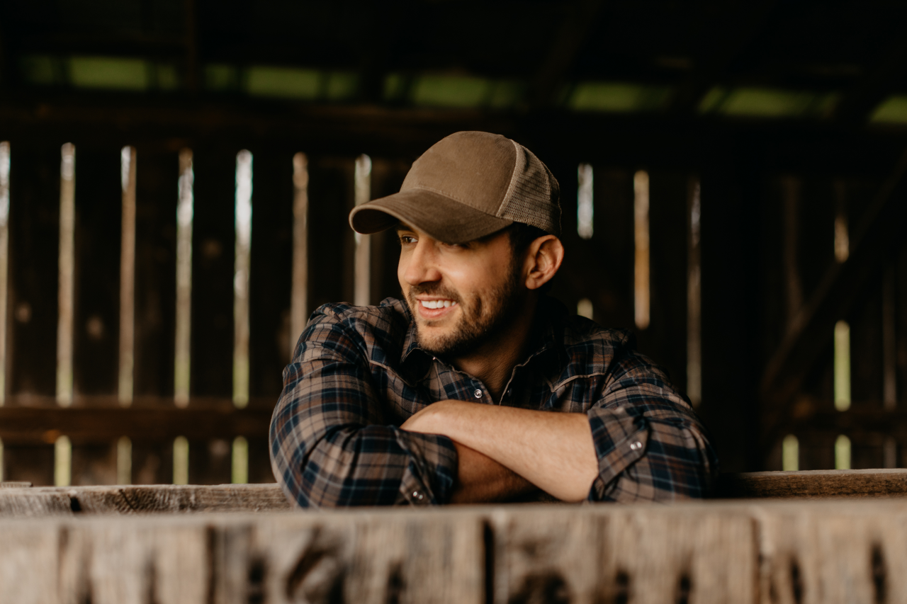 Drew Baldridge Tells The Story Of His Upbringing In New Anthemic Single, ‘Middle of Nowhere Kids’