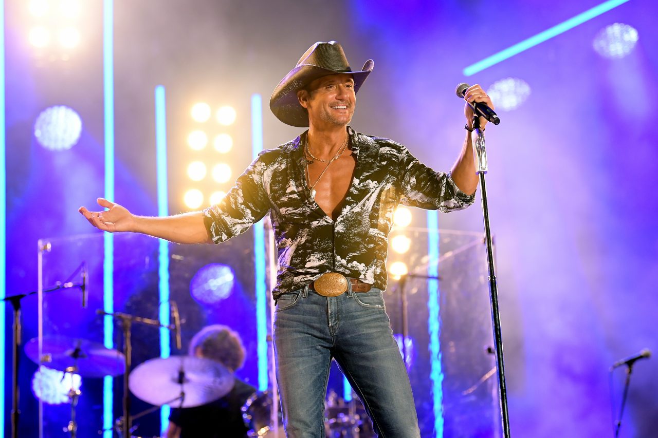 Tim McGraw Joins American Airlines in Fight to ‘Stand Up To Cancer’