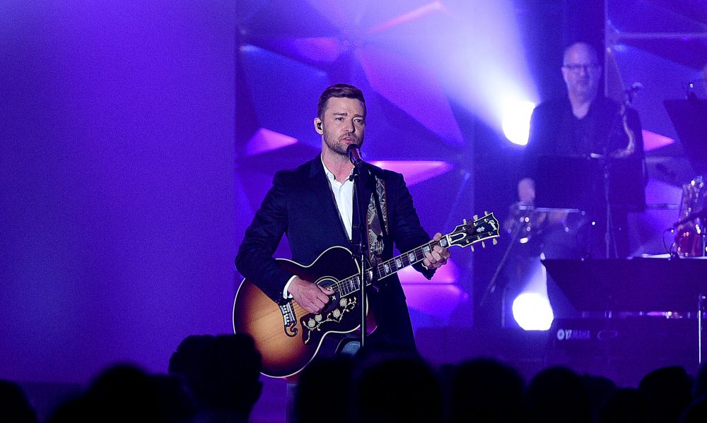 Justin Timberlake Crashes BB King’s in Memphis to Sing ‘Tennesse Whiskey’