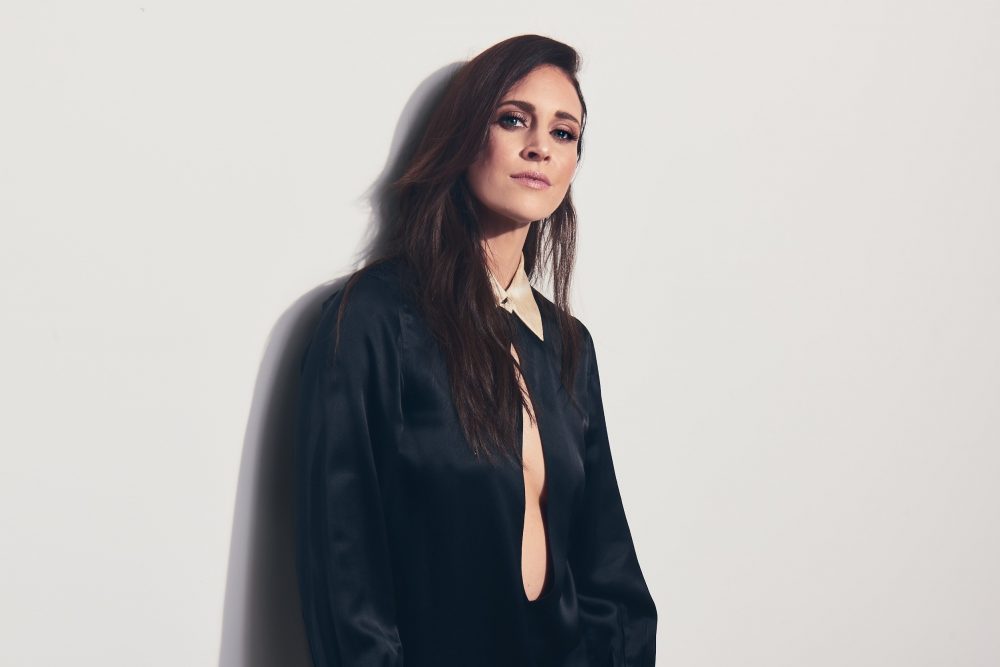 Kelleigh Bannen Shows Her Sultry Side In ‘Diamonds’ Video