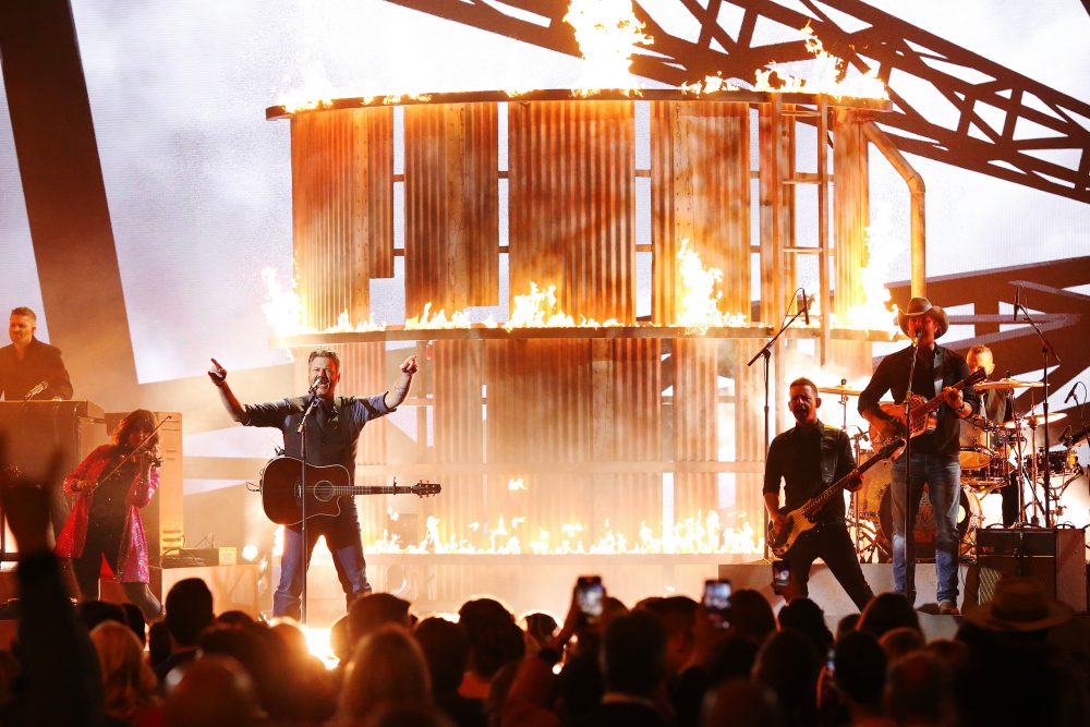 Blake Shelton Ignites CMA Awards With Fiery ‘God’s Country’ Performance
