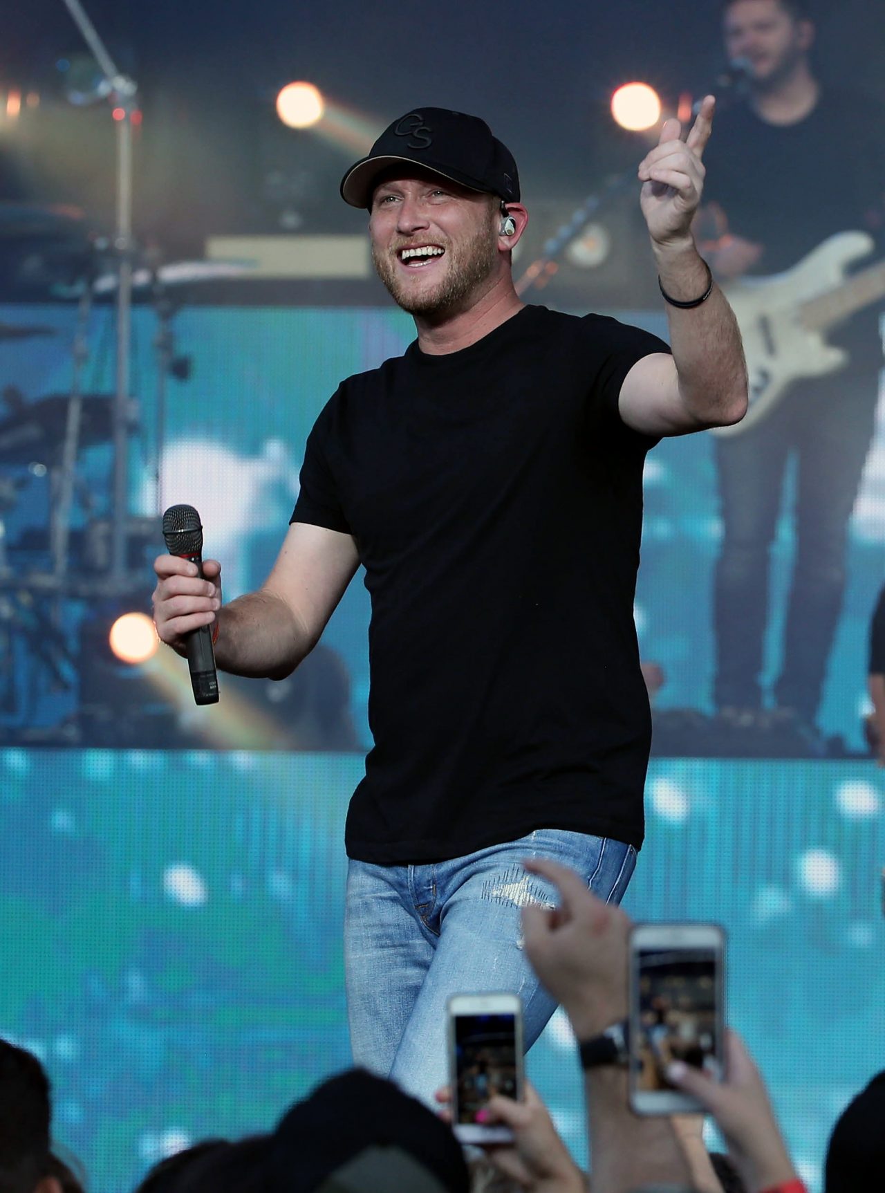 Luke Bryan With Cole Swindell And Jon Langston In Concert – Wantagh, NY