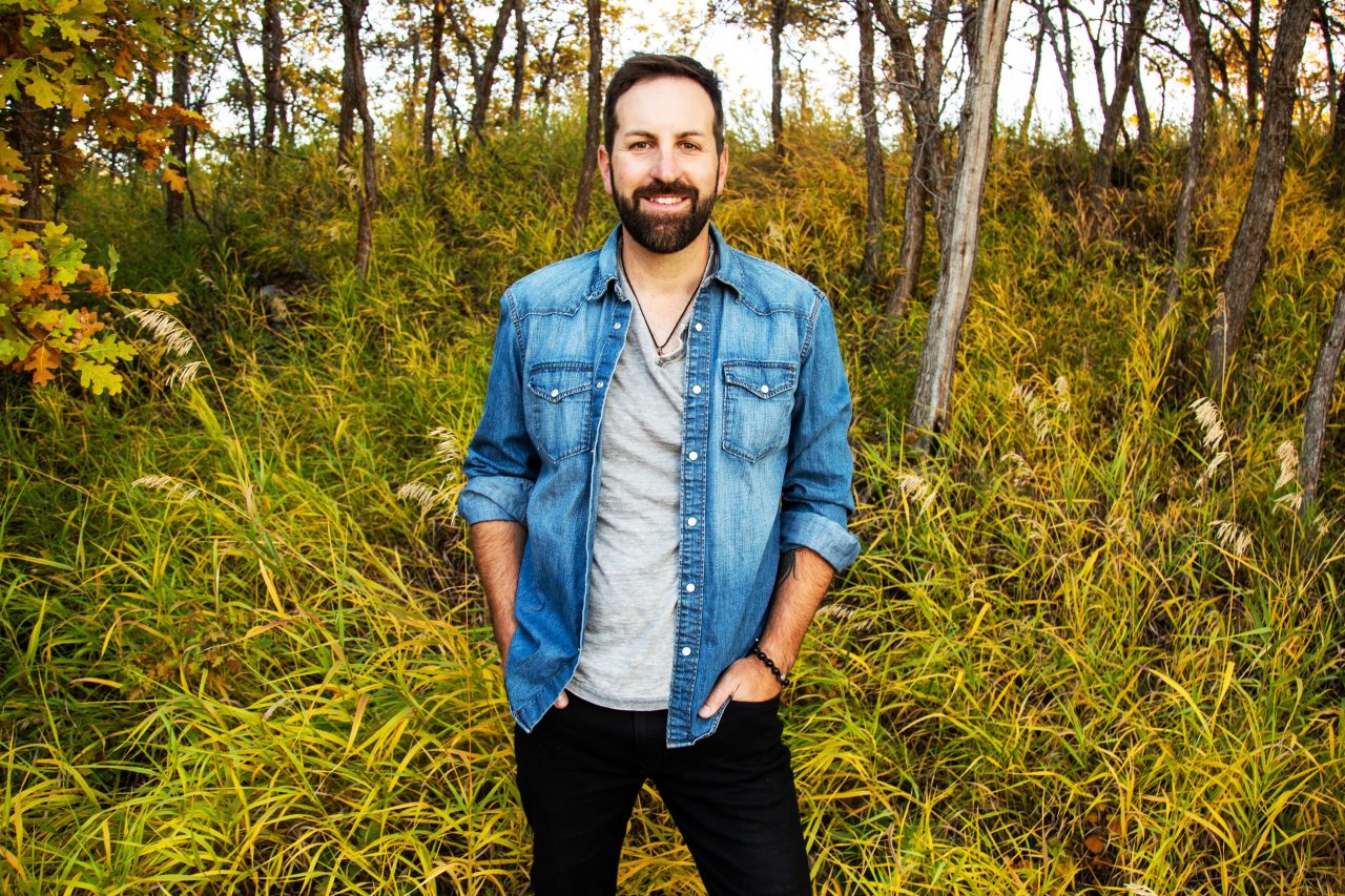 Josh Kelley Shares the Family Inspiration Behind ‘Busy Making Memories’
