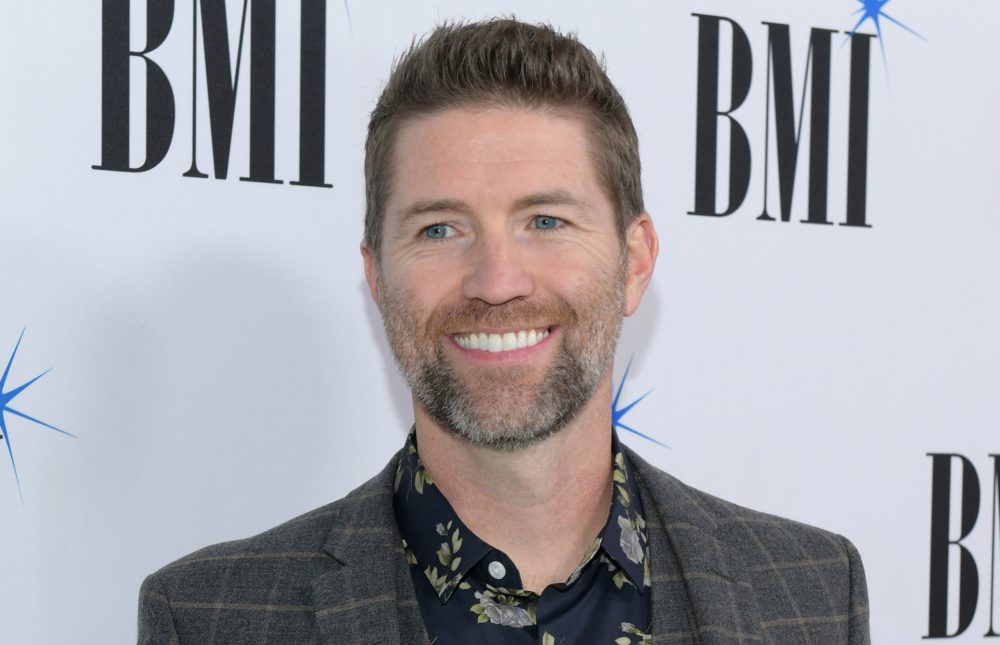 Josh Turner Talks Hunting in the Holiday Season, Dishes on Deviled Eggs