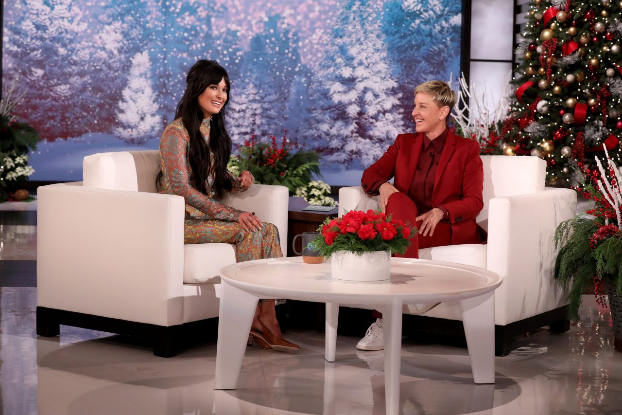 Kacey Musgraves Rings in the Christmas Season on ‘Ellen’