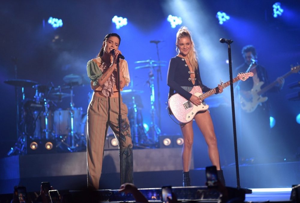See Kelsea Ballerini and Halsey’s ‘Graveyard’ From ‘CMT Crossroads’
