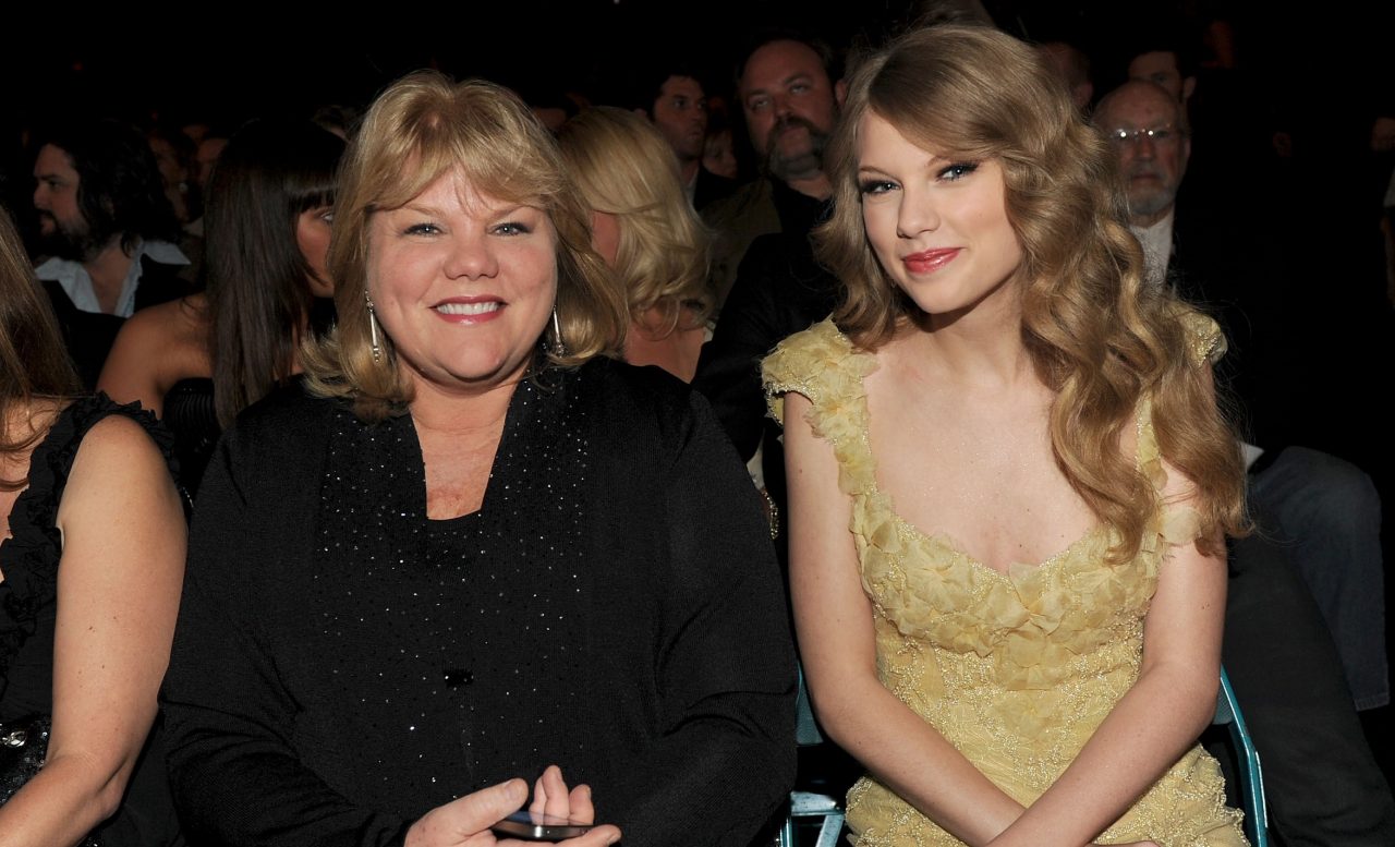 Taylor Swift’s Mom Andrea Has Been Diagnosed With Brain Tumor
