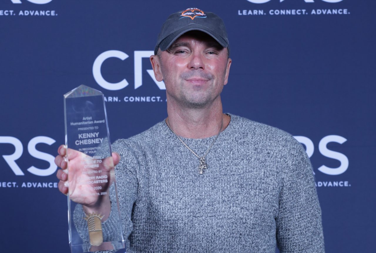 Kenny Chesney Awarded as Humanitarian of the Year by Country Radio