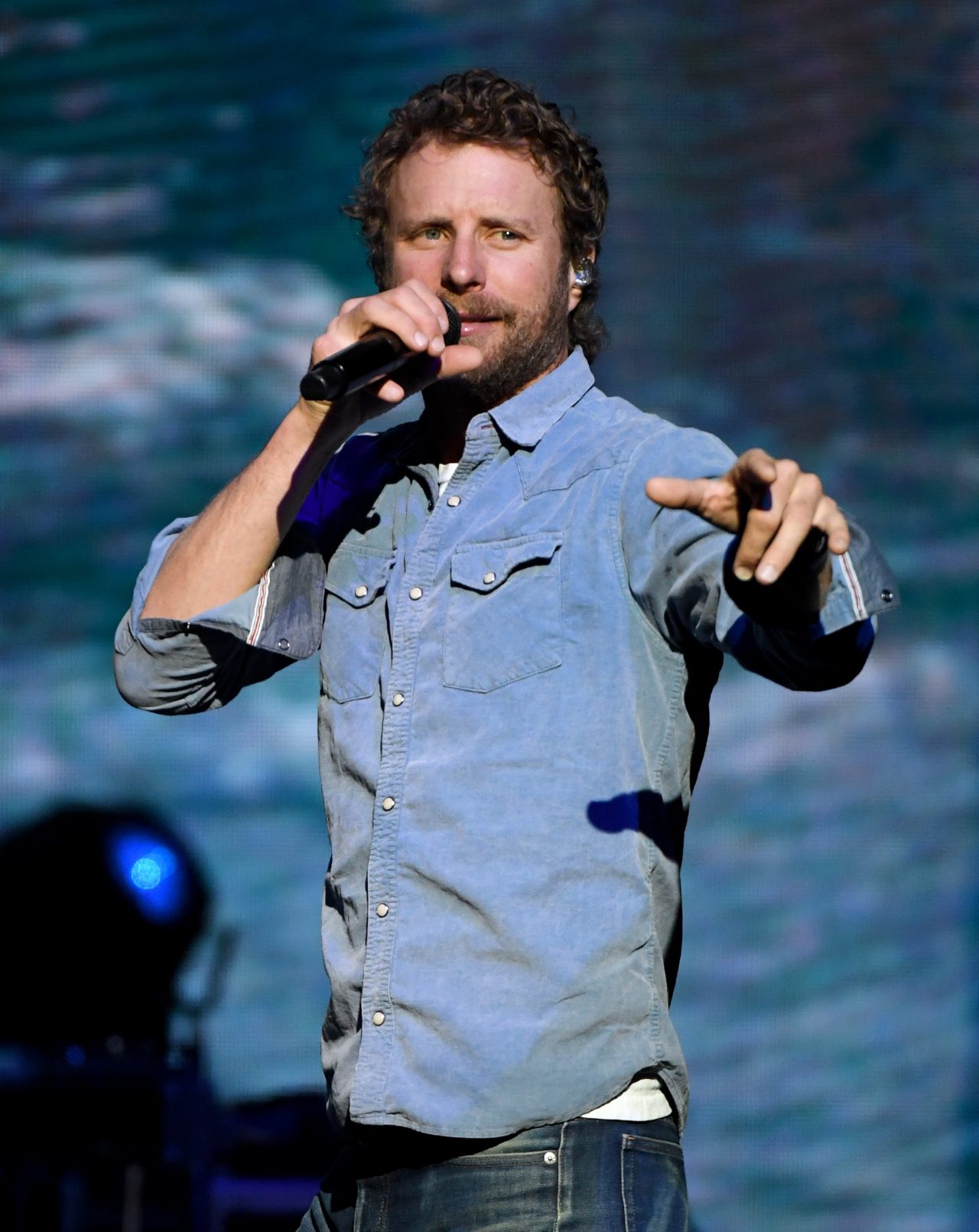 Dierks Bentley With Caylee Hammack And Hot Country Knights In Concert – Las Vegas, NV