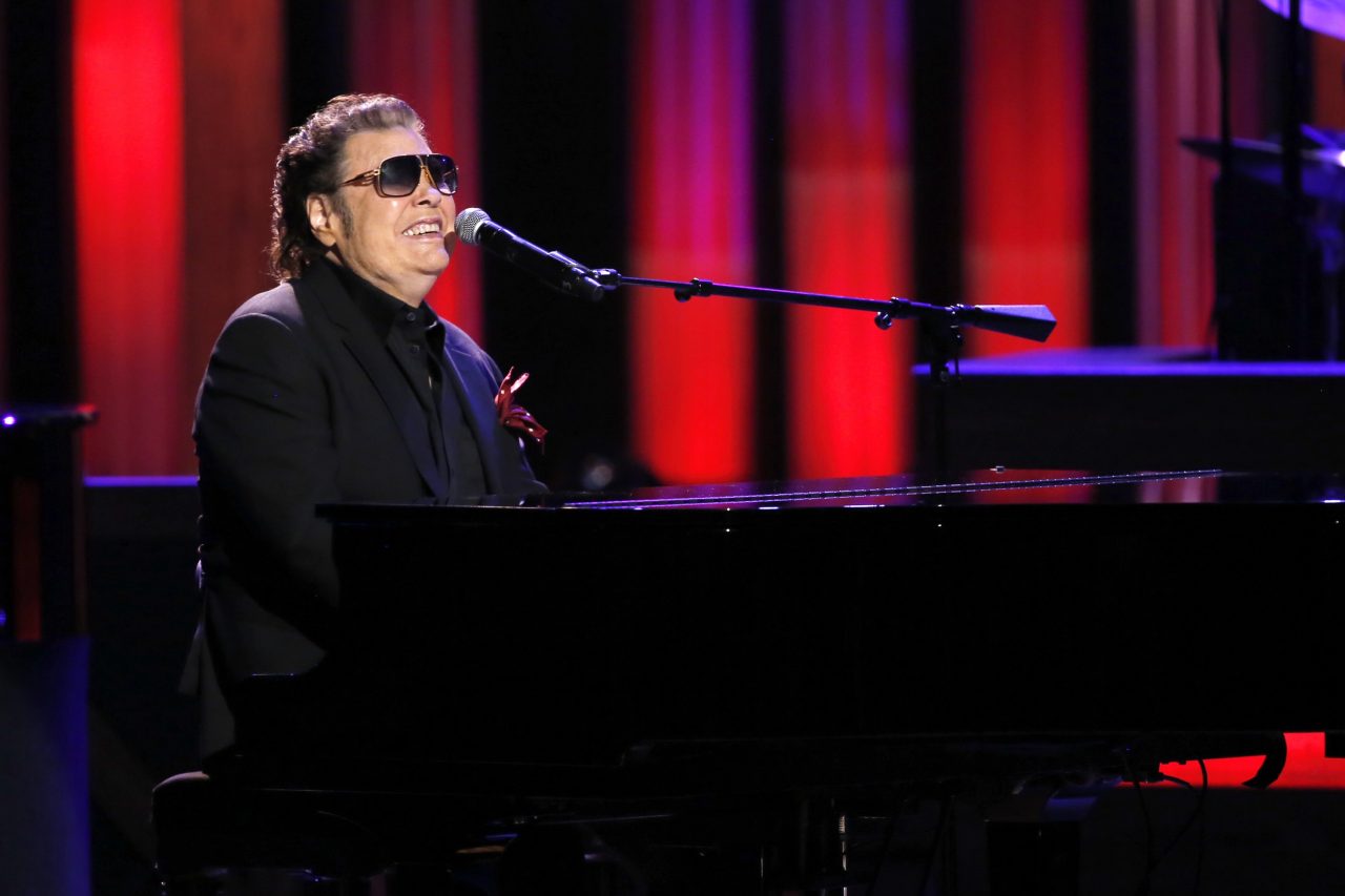 Ronnie Milsap Incorporates Crossover Gems on ‘The Best of Ronnie Milsap’