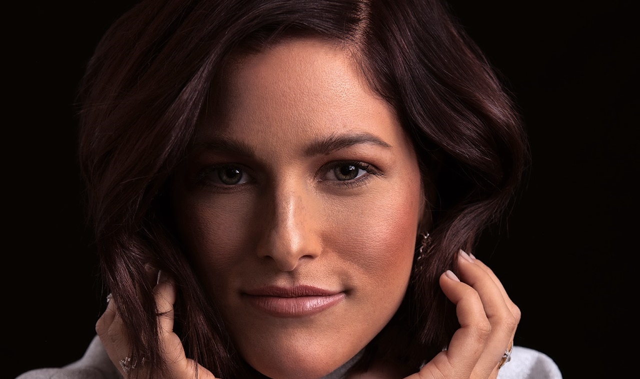 Cassadee Pope Builds New EP From The Ground Up