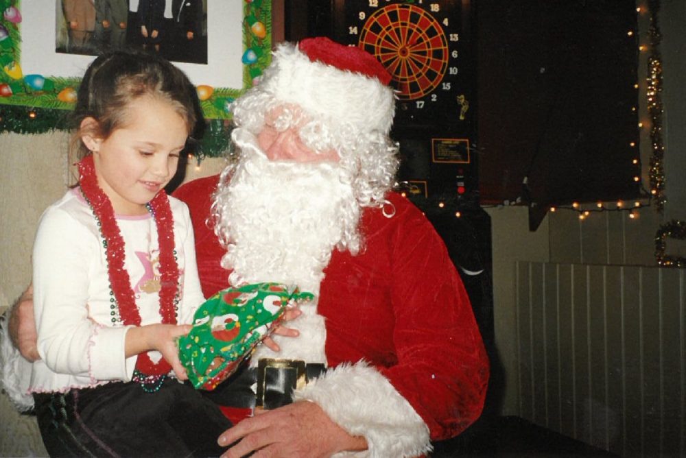 See Photos Of Your Favorite Country Stars Celebrating Christmas