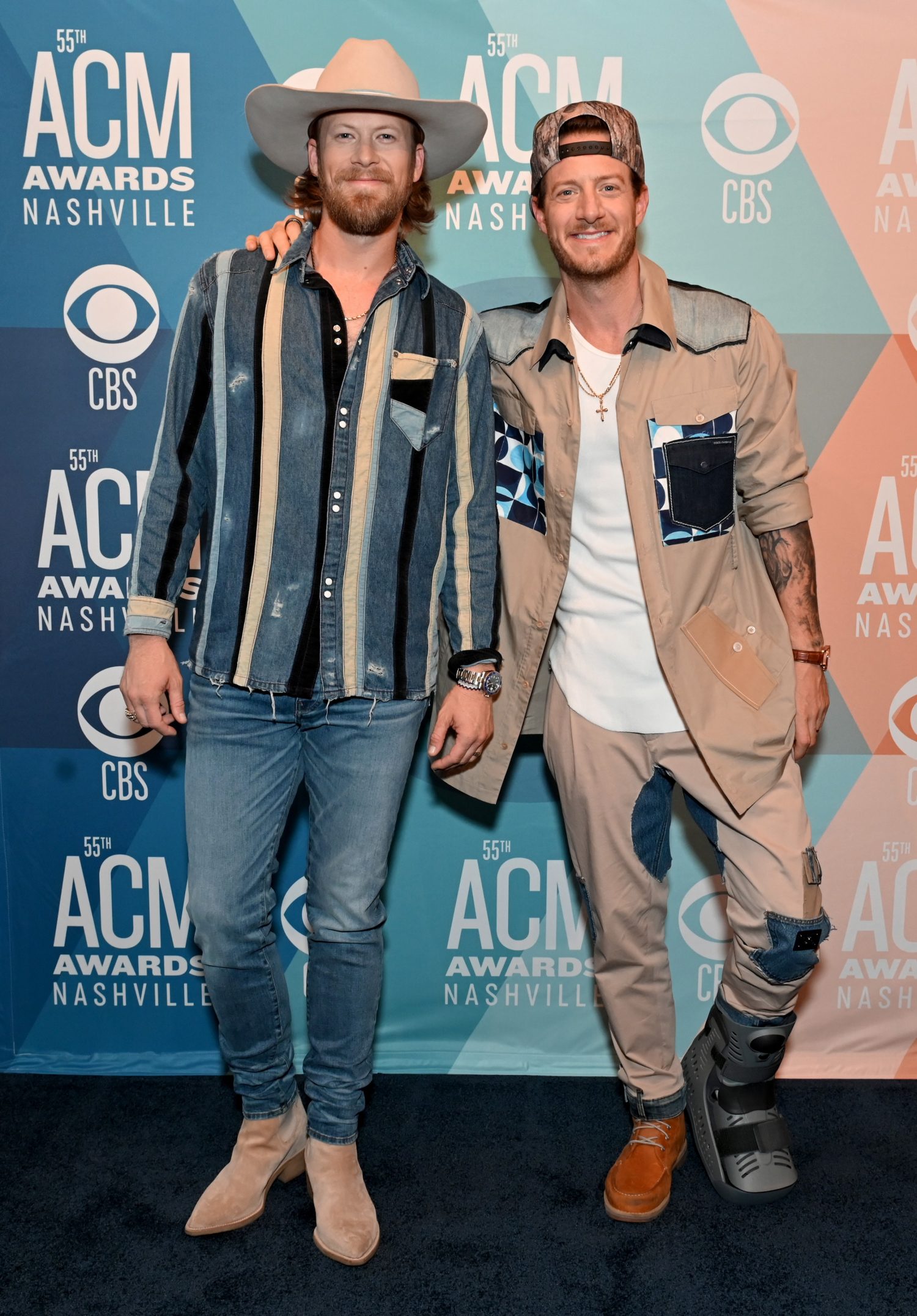 Photos: See the Stars Walk the Socially Distanced 2020 ACM Awards Red ...