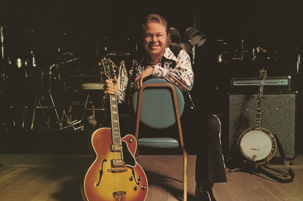Roy Clark’s Legacy Remembered in New’ Greatest Hits’ Album