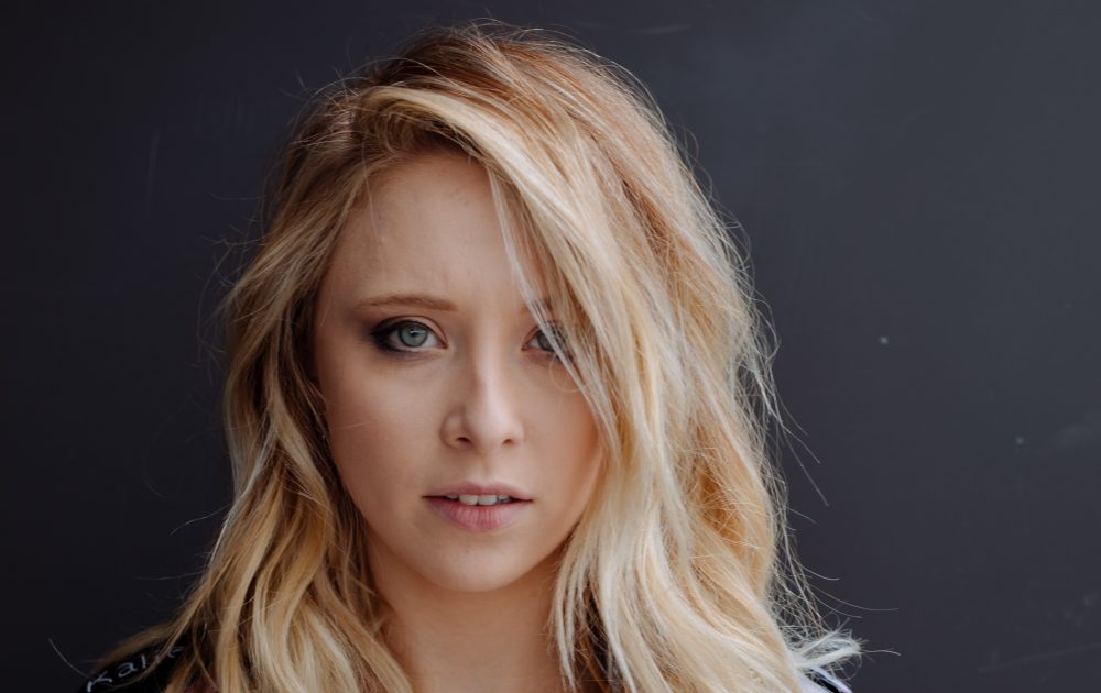 Kalie Shorr Chronicles Her Artistic Conundrum In Autobiographical ‘My Voice’
