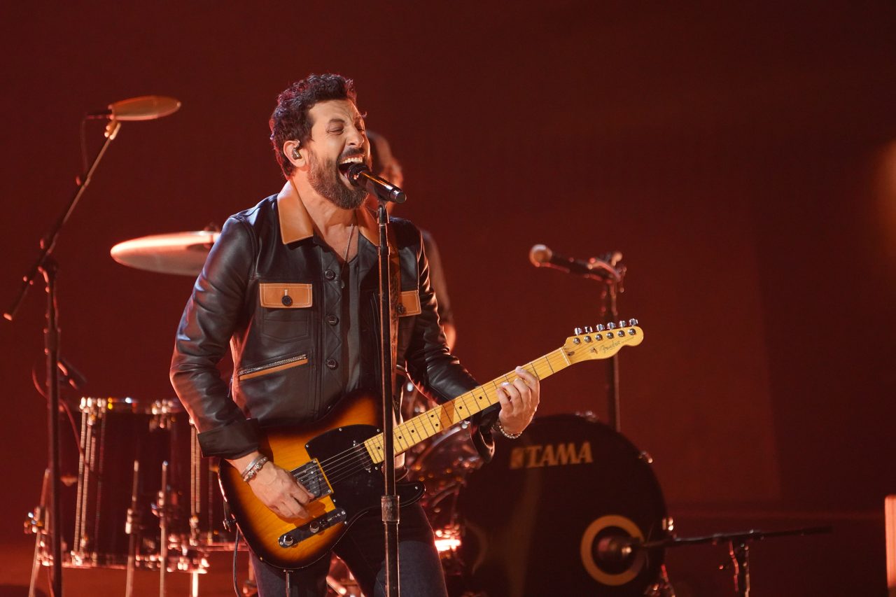 Old Dominion Cover Johnny Lee’s ‘Looking for Love’ at the CMA Awards