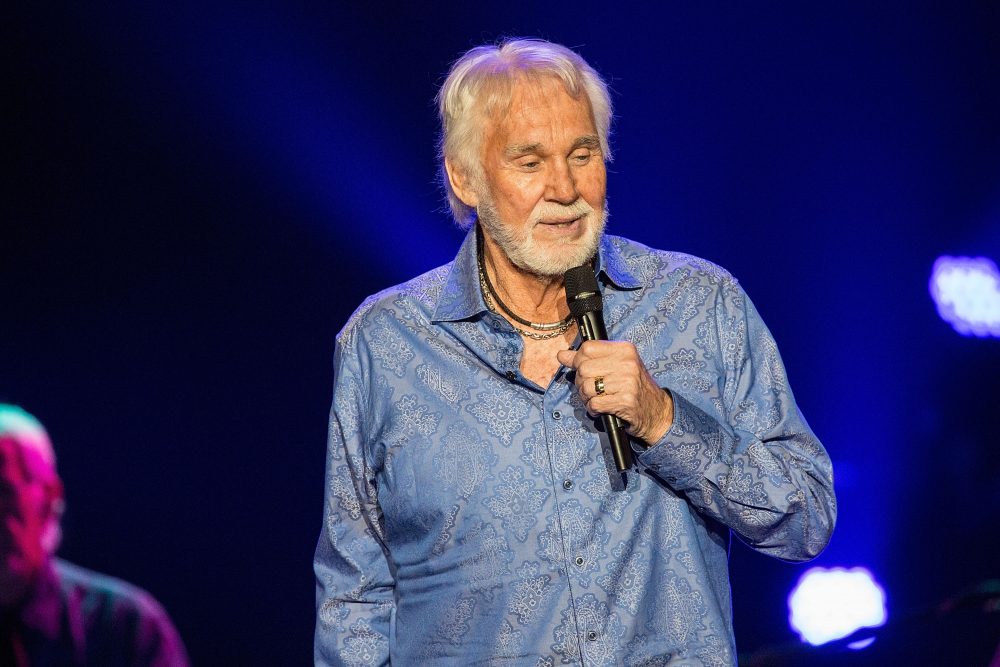 5 Years Later: Kenny Rogers’ ‘Once Again It’s Christmas’