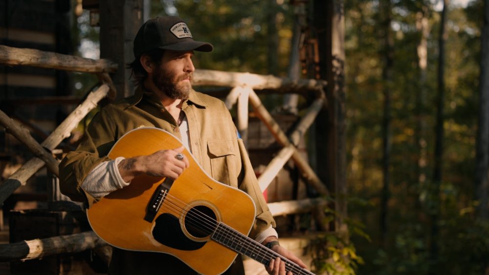 Canaan Smith Finds Peaceful Perfection in ‘Cabin In the Woods’ Video