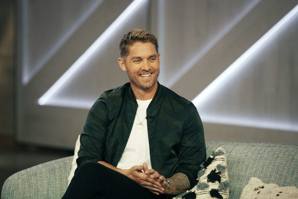 Brett Young and Wife Reveal Sex of Baby No.2 on ‘Kelly Clarkson Show’