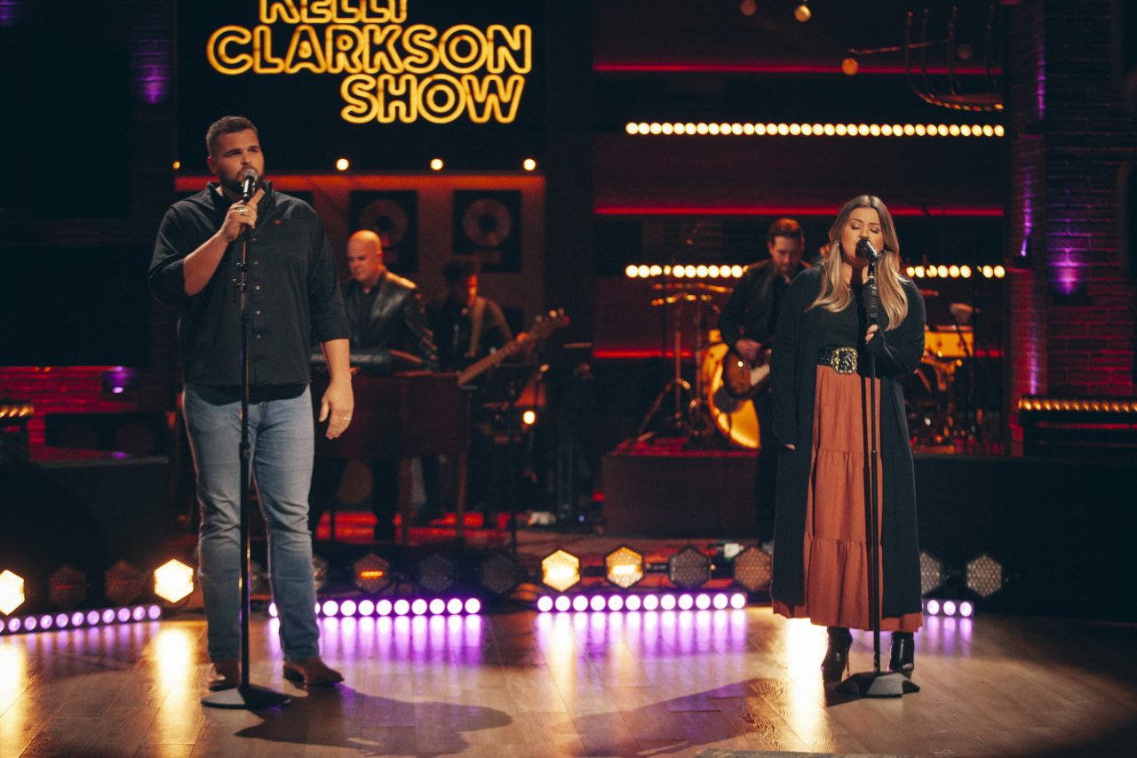 Jake Hoot and Kelly Clarkson Perform ‘I Would’ve Loved You’ On ‘The Kelly Clarkson Show’