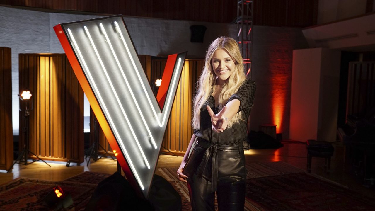 Kelsea Ballerini To Sit In For Kelly Clarkson On ‘The Voice’