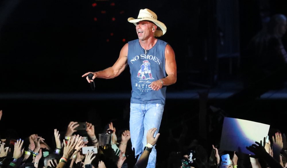 Kenny Chesney Tapped to Close 2022 CMT Music Awards