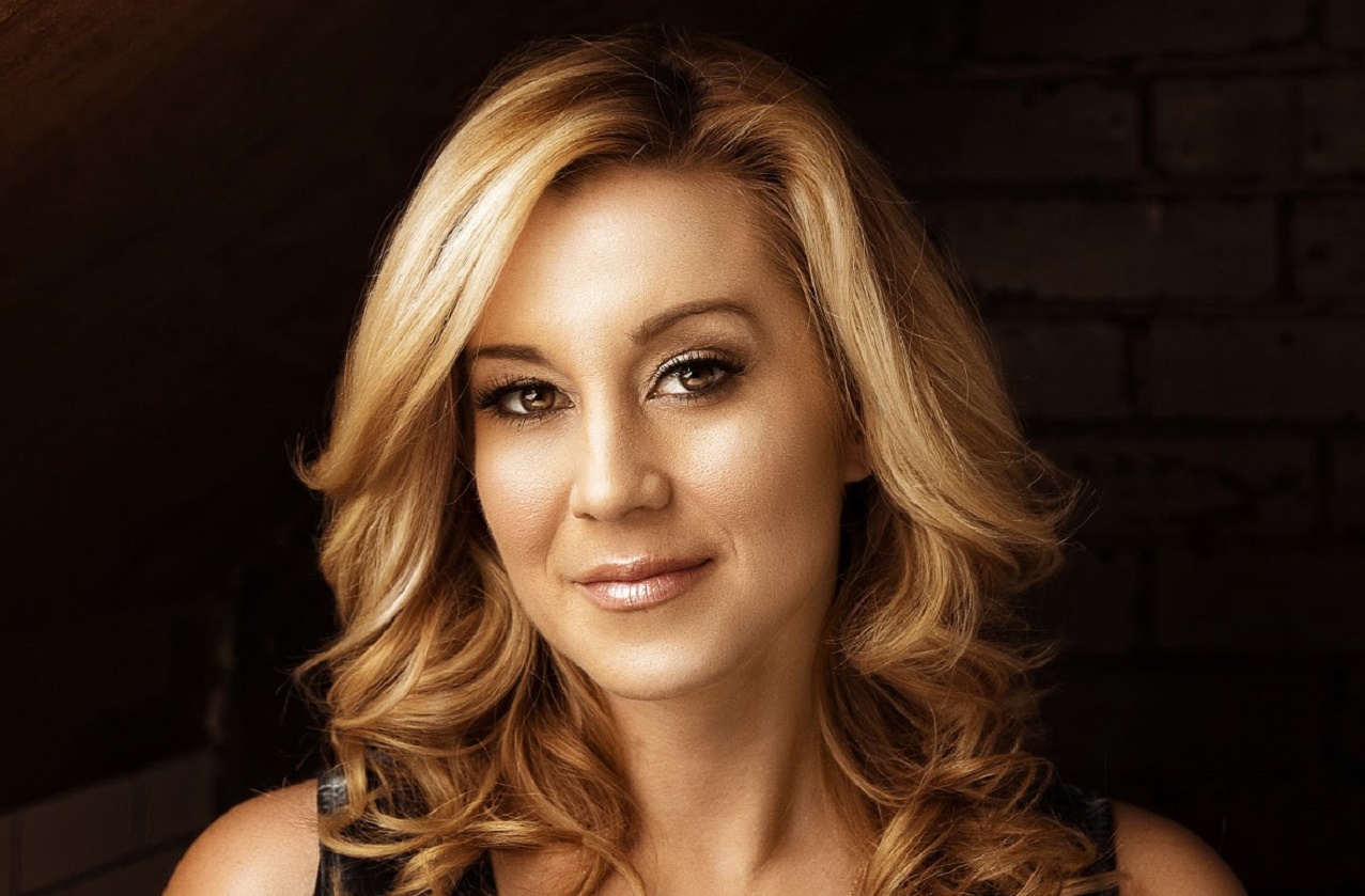 Catching Up With Kellie Pickler: Life In 2020 & Future Plans With Music & Acting