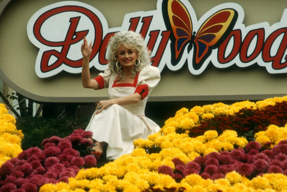 Dolly Parton Plans Massive $500 Million Dollywood Expansion